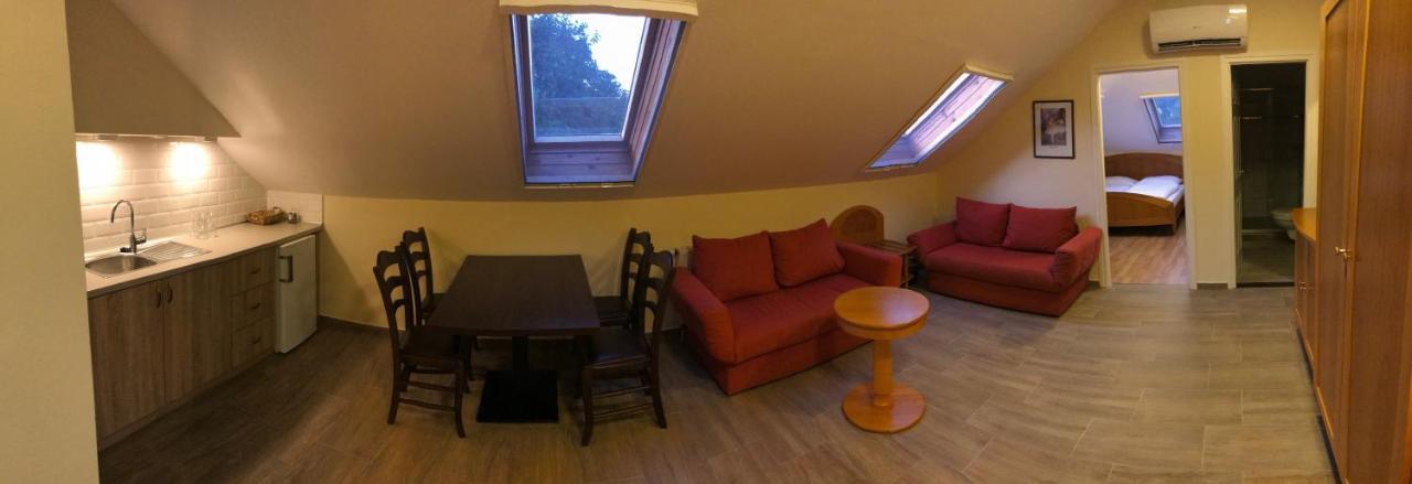 Aurora Panzio Bed & Breakfast Bük Екстериор снимка