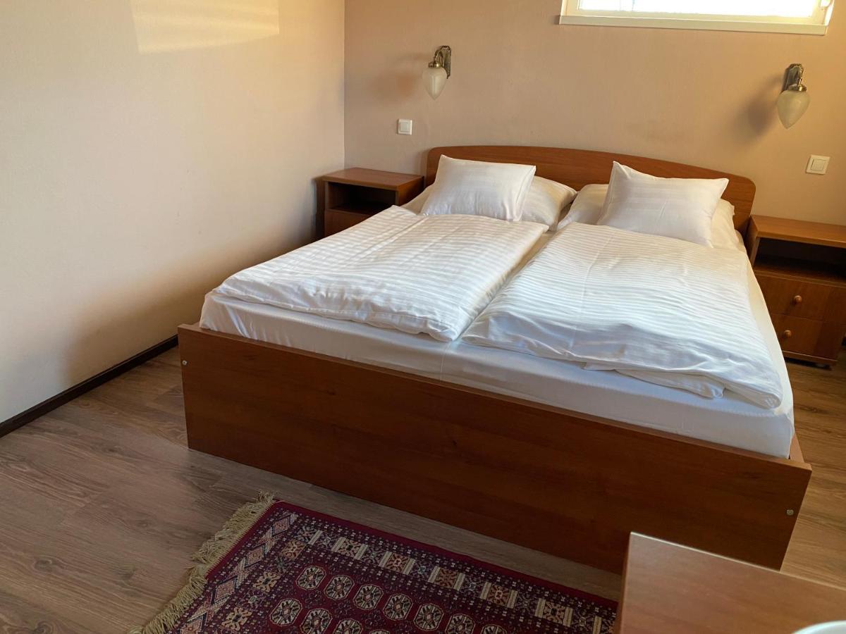 Aurora Panzio Bed & Breakfast Bük Екстериор снимка