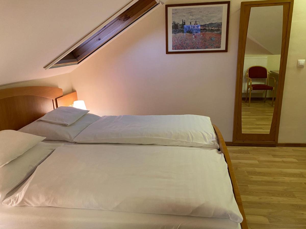 Aurora Panzio Bed & Breakfast Bük Екстериор снимка