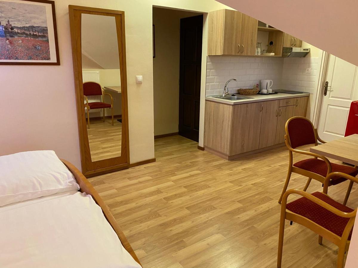 Aurora Panzio Bed & Breakfast Bük Екстериор снимка